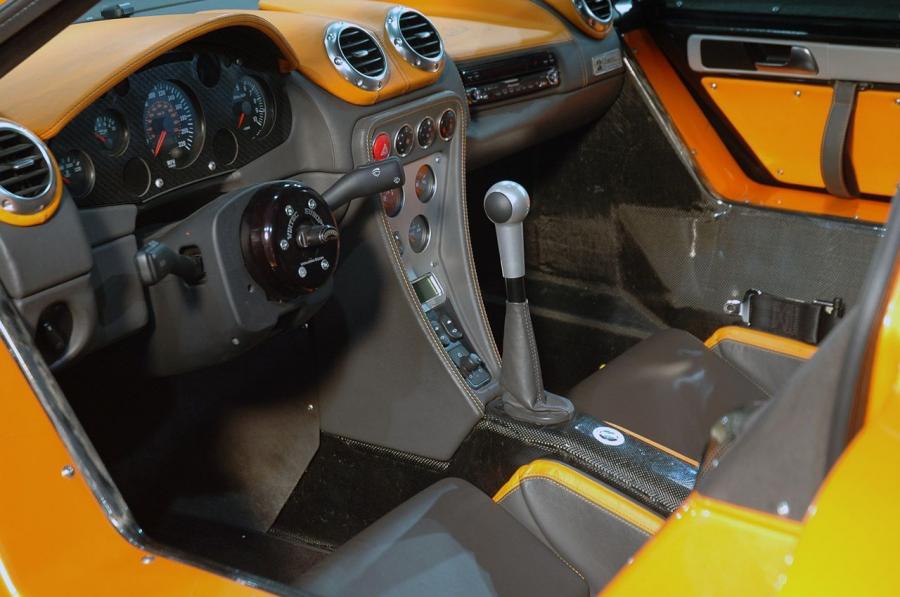 Интерьер Gumpert Apollo 2010 года  (фото 14 из 53)